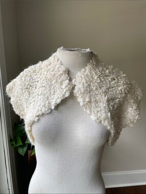 Kersh Cream Bouclé Knit Shoulder Shrug